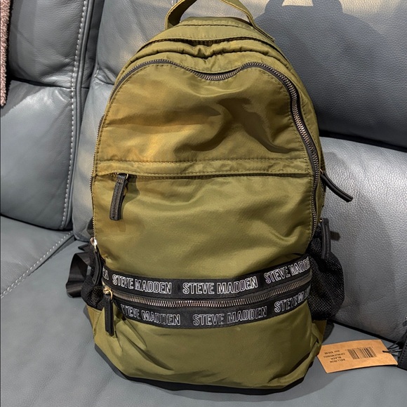 CLEARANCE !! Brand New Steve Madden Bundle - Picture 2 of 4